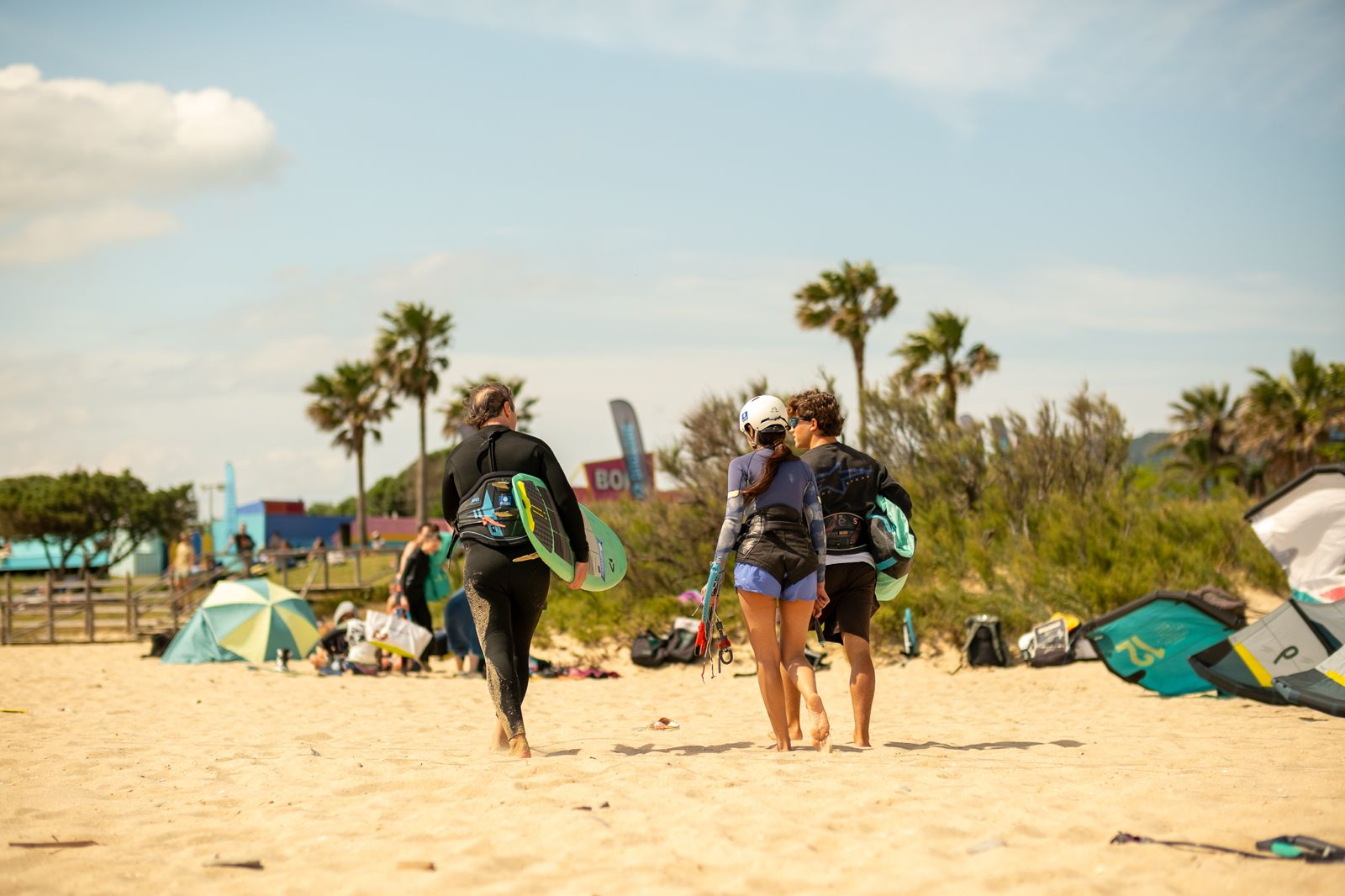 Kitesurf Lesson Formats in Tarifa: Private, Semi-Private or Group?